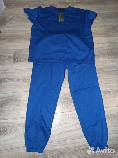 Костюм женский спортивный