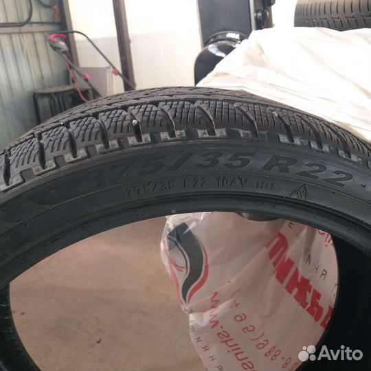 Pirelli Scorpion Winter 275/35 R22 и 315/30 R22