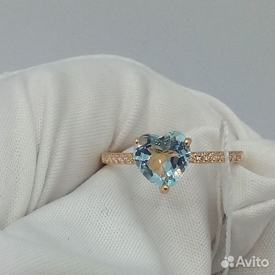 Кольцо с синтетическим камнем Золото