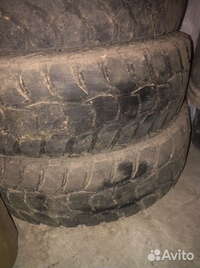 Kumho Road Venture M/T KL71 235/85 R16