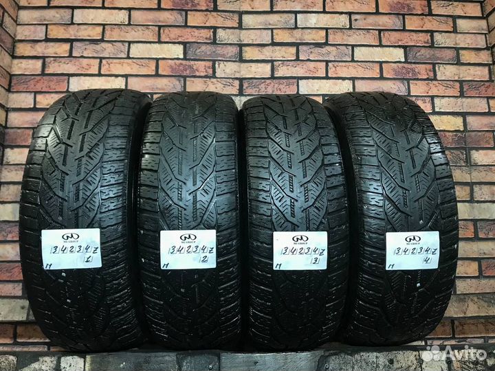 Kormoran Snow 215/60 R16 99H