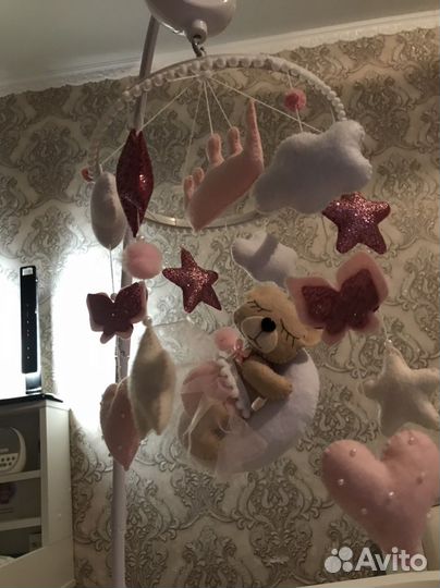 Мобиль на кроватку из фетра