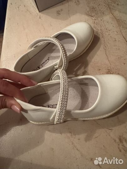 Туфли белые на девочку