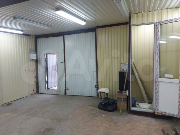 Гараж, > 30 м²