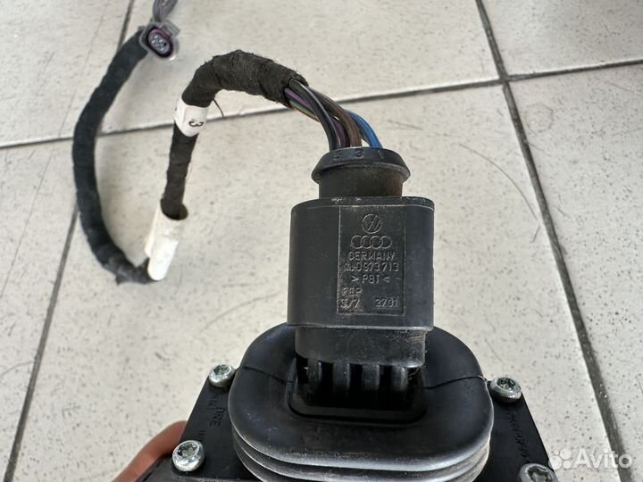 Датчик закрывания сдвижной двери Каравелла Т5