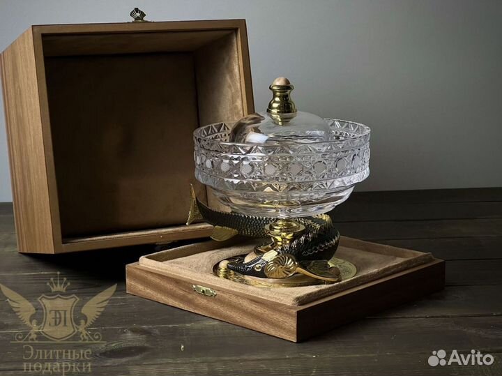 Золотая икорница ручной работы