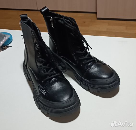 Ботинки женские черные