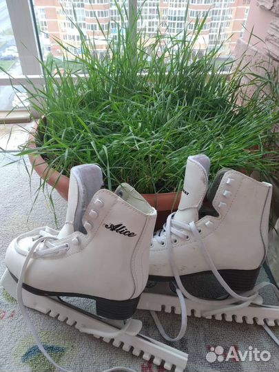 Коньки фигурные детские размер 30 натуральная кожа
