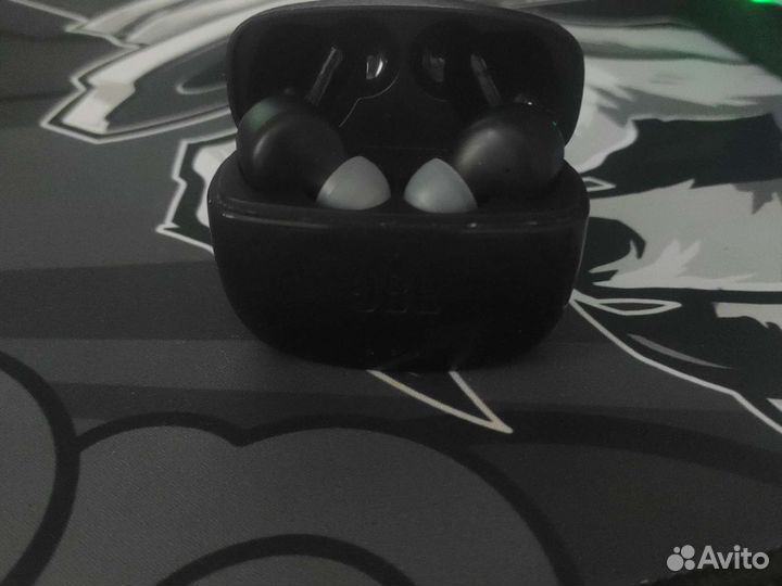 Беспроводные наушники jbl