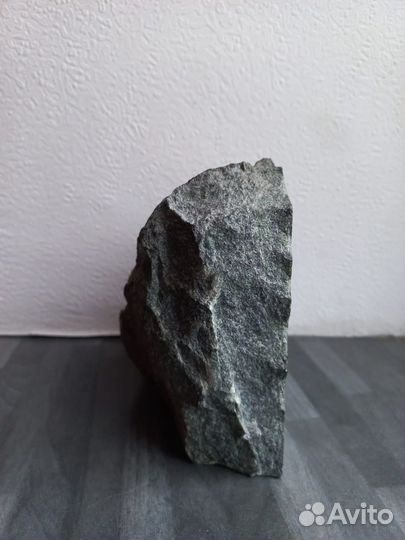 Камень змеевик