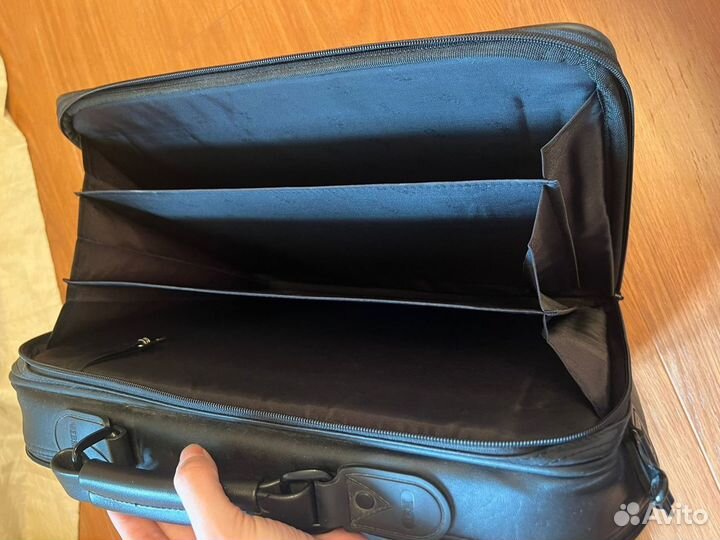Портфель сумка кейс для ноутбука кожа