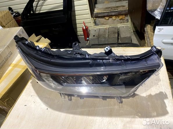 Тойота Рав 4 50 Фара правая