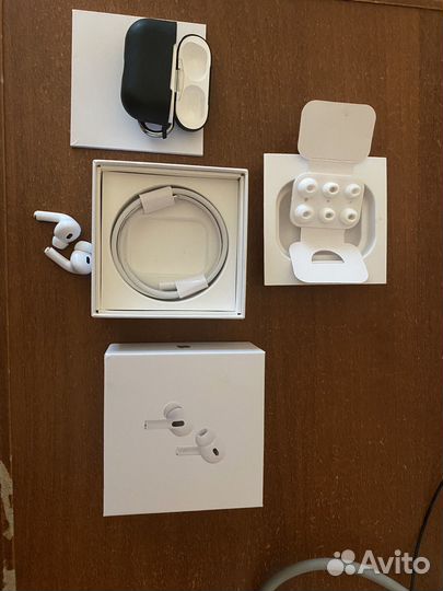 Беспроводные наушники apple airpods