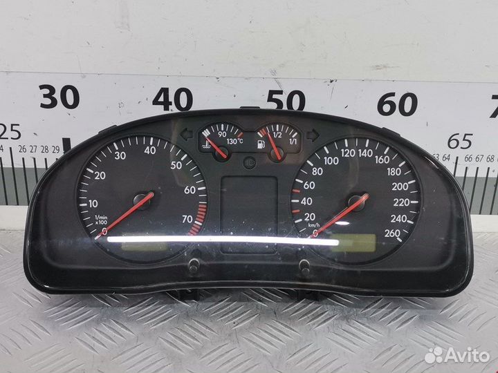 Панель приборная (щиток приборов), Volkswagen Pass