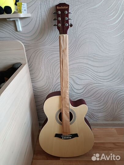Новая электроакустическая гитара
