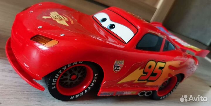 Радиоуправляемая машина Молния Маккуин