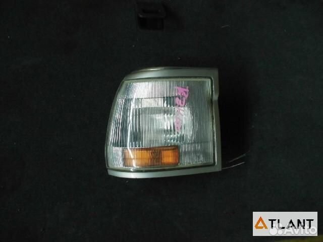 Габарит левый toyota hiace