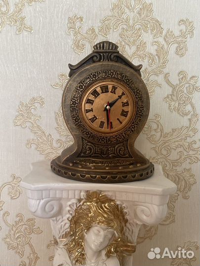 Часы настольные для интерьера