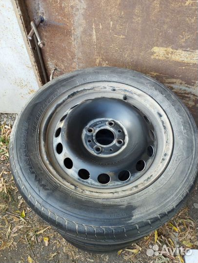 Akuret Hi-Run Bias 185/60 R14 82H