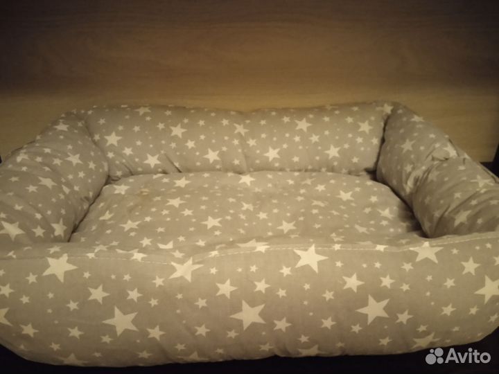 Лежанка для кошек и маленьких собачек