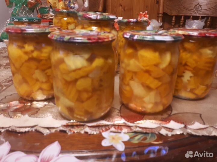 Яблоки суш.,огурцы марин.,грибы,сок,зелень