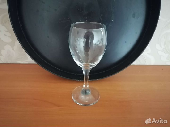 Бокалы, фужеры, рюмки стеклянные