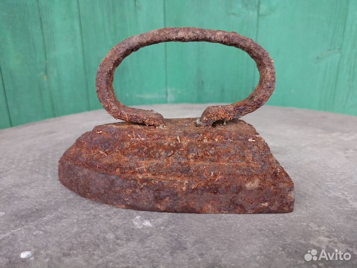 Утюг старинный