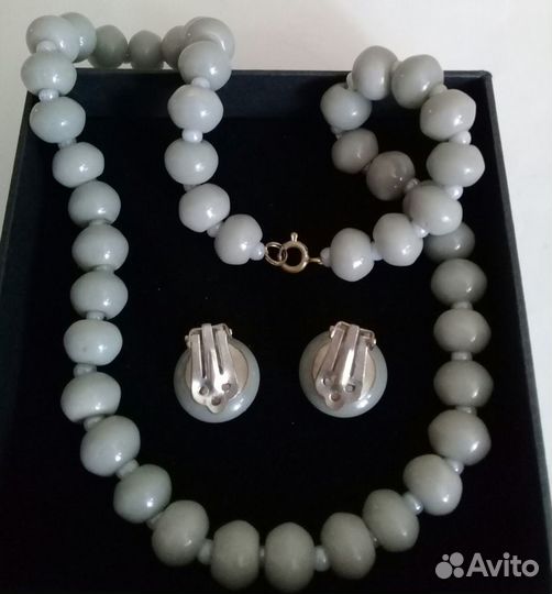 Бусы и клипсы Чехословакия, винтаж, 1970 г