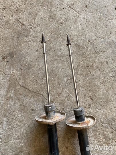 Задние стойки на passat б3 универсал