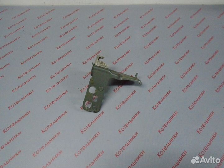 Nissan Primera P12 62293-BV000 Кронштейн L