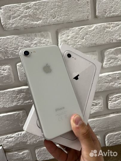 iPhone 8, 64 ГБ