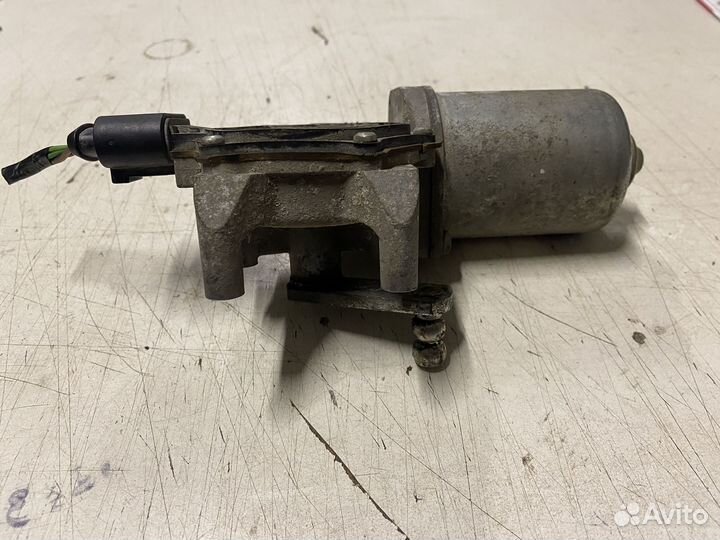 Моторчик стеклоочистителя передний Skoda Fabia