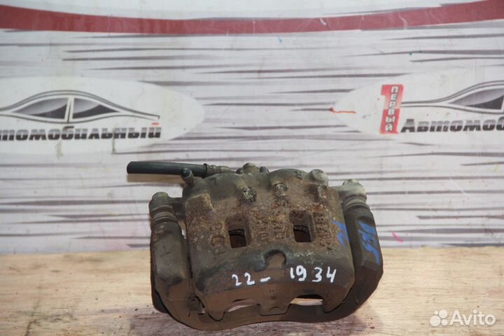 Суппорт перед лево c Subaru Legacy BH5 EJ206