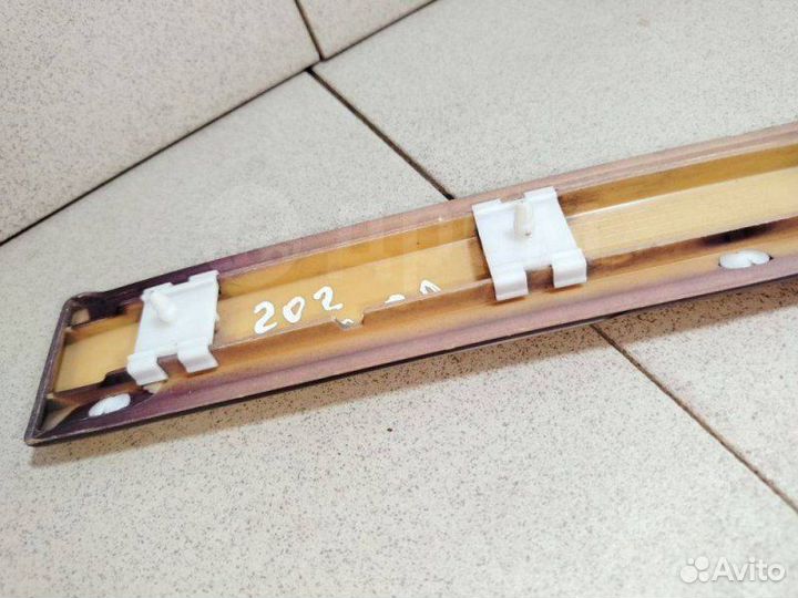 Молдинг крыла передний правый Mercedes C W202