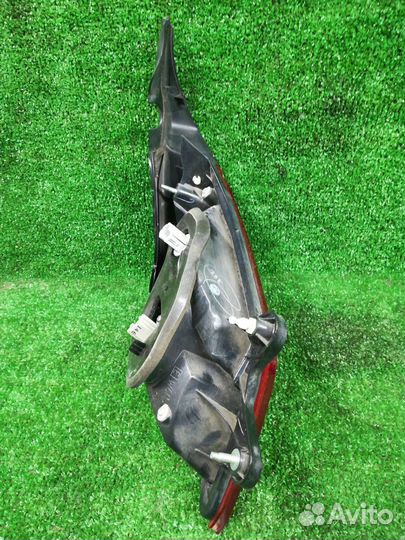 Фонарь крышки багажника правый Subaru Legacy 5 236