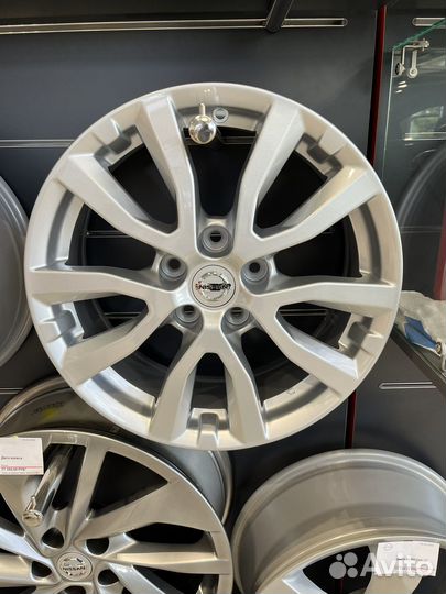 Литые диски R17 Nissan