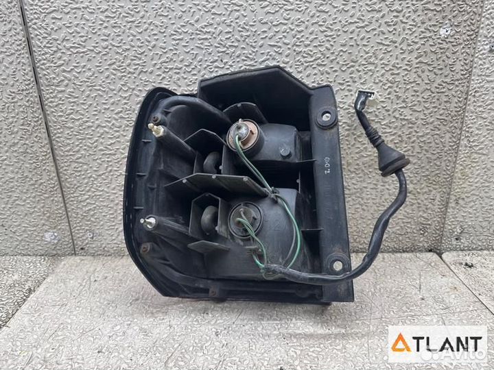 Стоп-сигнал задний правый nissan stagea