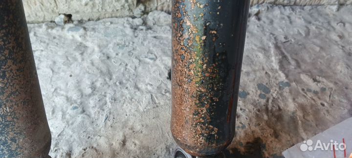 Задний амортизатор 48530-69455