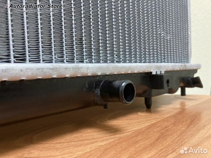 Радиатор охлаждения Вольво S40