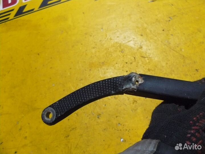 Поводок стеклоочистителя левый Renault Laguna II