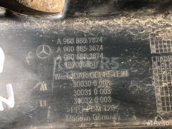 Рамка фары противотуманной правая Mercedes-Benz