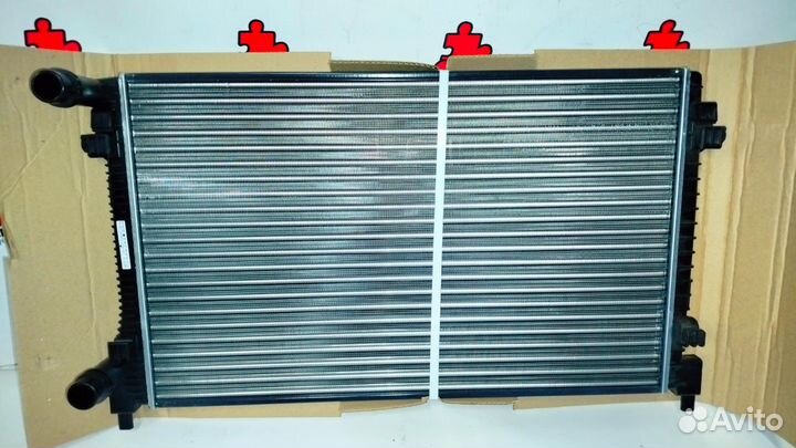 Радиатор кондиционера Volkswagen Golf