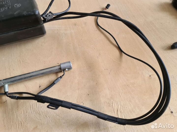 Доводчик багажника Mercedes W221