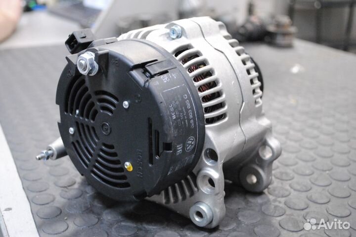 Генератор VW Transporter T4, LT 28-35 2.5 TDi 90А