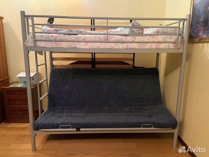 Двухъярусная кровать с диваном