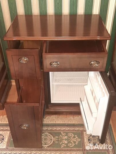 Бар с холодильником