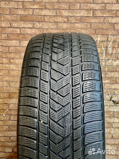 Pirelli Scorpion Winter 275/45 R21