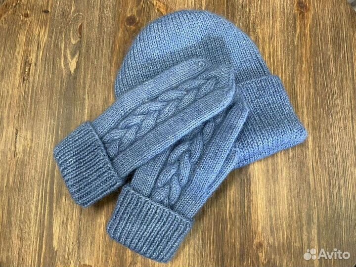 Комплект шапка и варежки