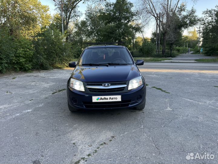 LADA Granta 1.6 МТ, 2012, 200 500 км