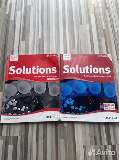 Учебник, рабочая тетрадь и диск Solutions Oxford